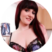 Aeryn Walker model profile page