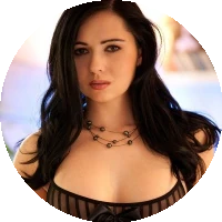 Angell Summers model profile page