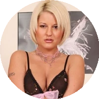 Antynia Rouge model profile page