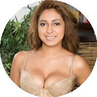 Busty Sarai model profile page