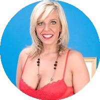 Profile Picture Carey Riley