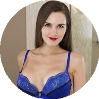 Charlotte Star model profile page