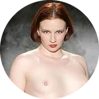 Profile Picture Claire Adams