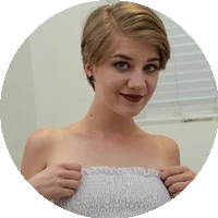 Profile Picture Dakota Burns