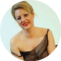 Profile Picture Daniella English
