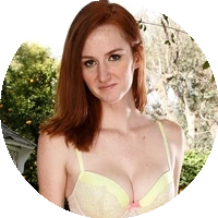 Dee Dee Lynn model profile page