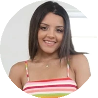 Profile Picture Ella Cruz