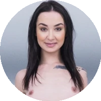 Freya Dee model profile page