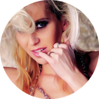 Profile Picture Julia Pink