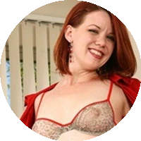 Lilla Katt model profile page