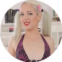 Profile Picture Liz Rainbow