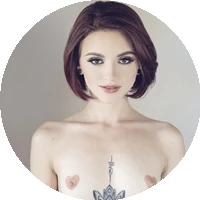 Lola Fae model profile page