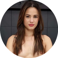 Lucy Mendez model profile page