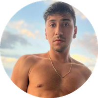 Max Fills model profile page