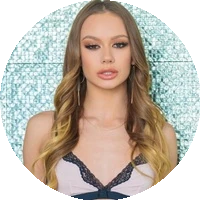 Naomi Swann model profile page