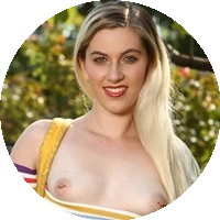 Profile Picture Niki Snow