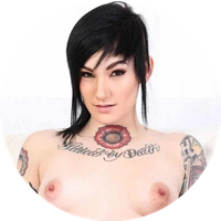 Nikki Hearts model profile page