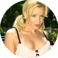 Olivia Saint model profile page