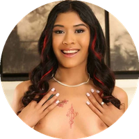 Reina Heart model profile page