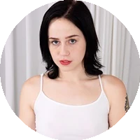 Profile Picture Remi Jones