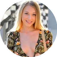 Riley Anne model profile page