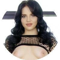 Sofi Li model profile page