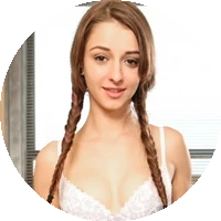 Willow Hayes model profile page