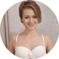 Yulenka Moore model profile page