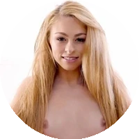 Profile Picture Zoe Clark