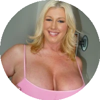 Profile Picture Zoey Andrews