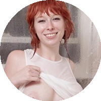 Zoey Nixon model profile page