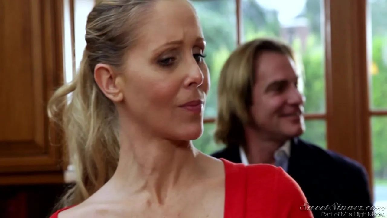 Brunette is fucked very hard and receives a cunnilingus