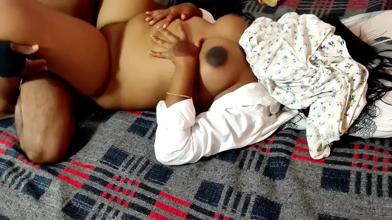 Hot Sali Ne Jiju Se Chudwaya Bahan Ke Sasural Me - Hot Milf