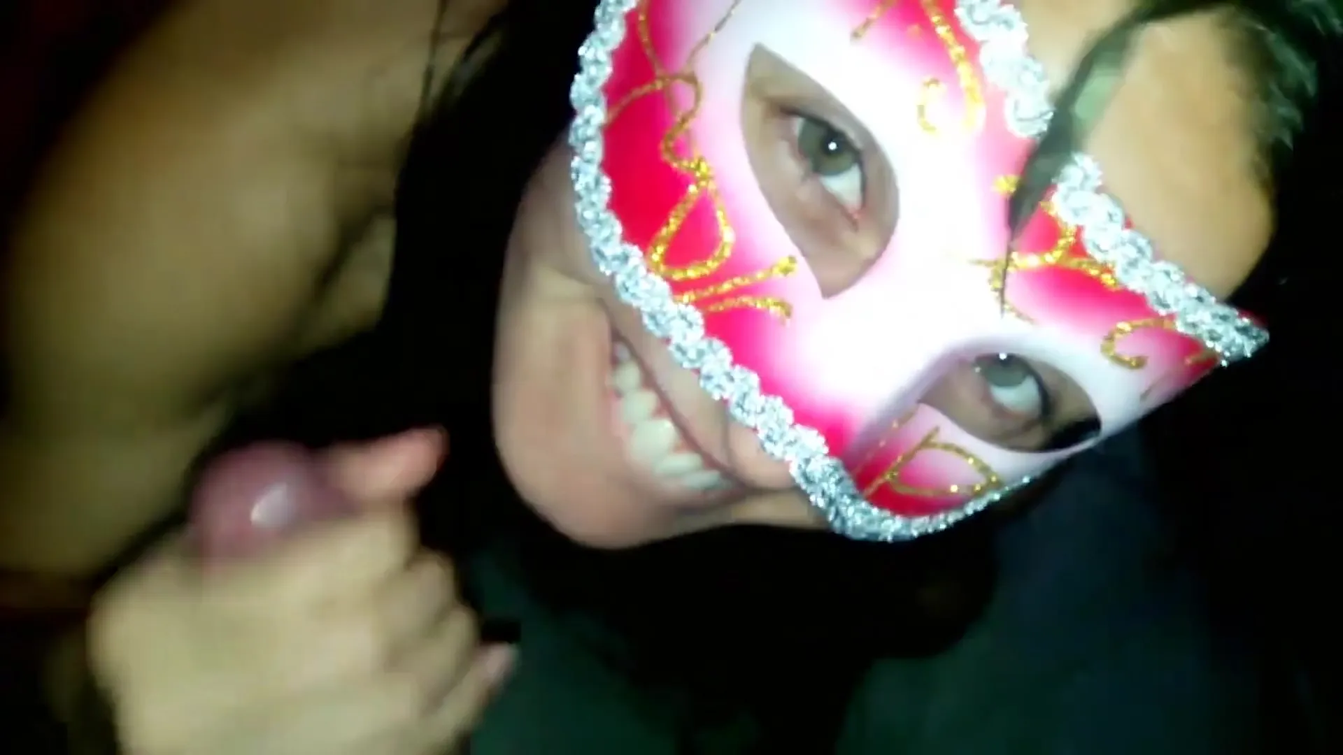 Amateur Home Video With Beautiful Girl Green Eyes Lame And Blowjob After The Party