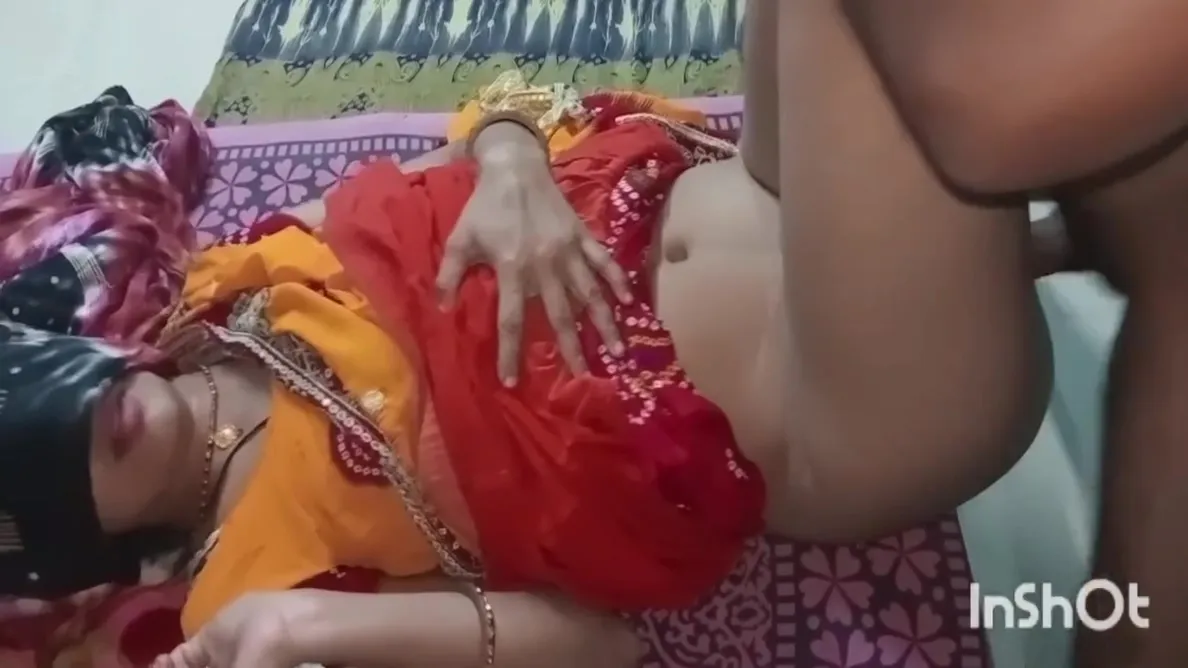 Reshma Bhabhi Was Fucked By Her Neighbor By Entering The House, Indian Desi Horny Girl Sex Video With Neighbour Boy