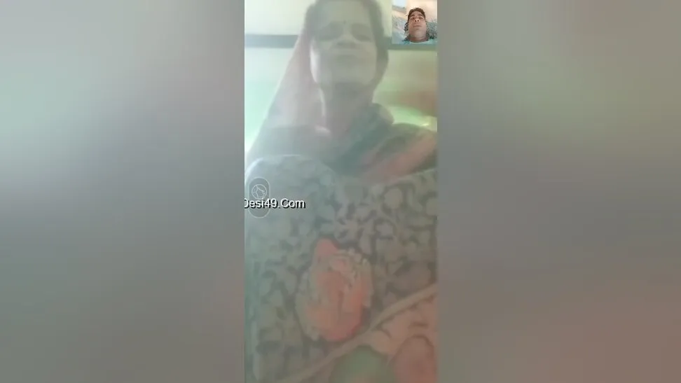 Today Exclusive- Desi Village Bhabhi Shows Her Pussy On Vc