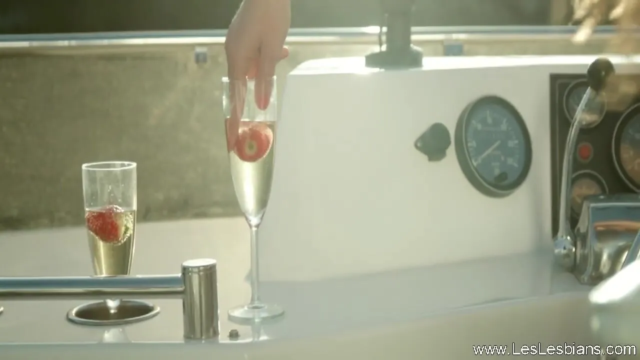 Licking Lesbians Outdoors Having Fun And Aroused Deeply