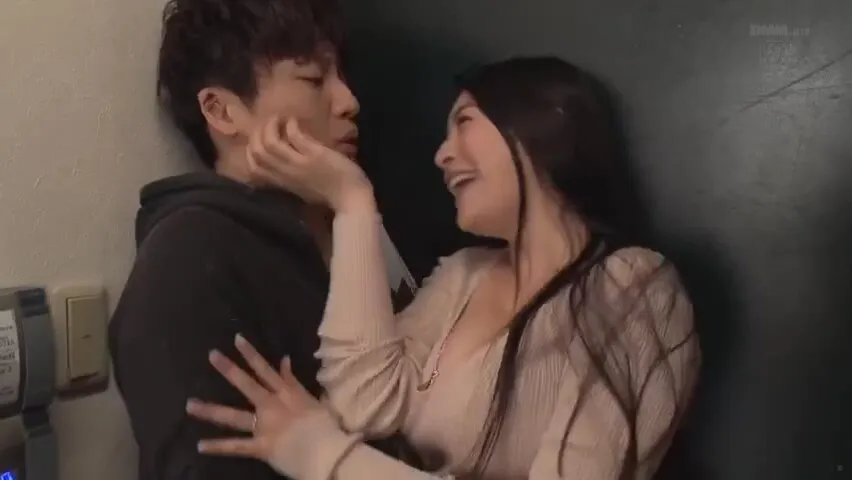 AQANWBNNOVBXLDMKBLm43MEYD271