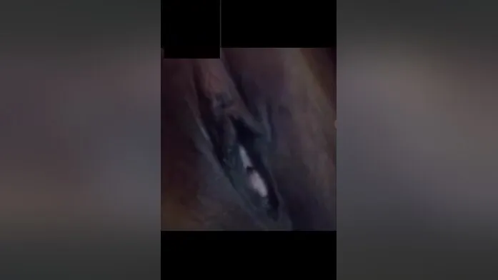 Today Exclusive- Desi Girl Showing Boobs