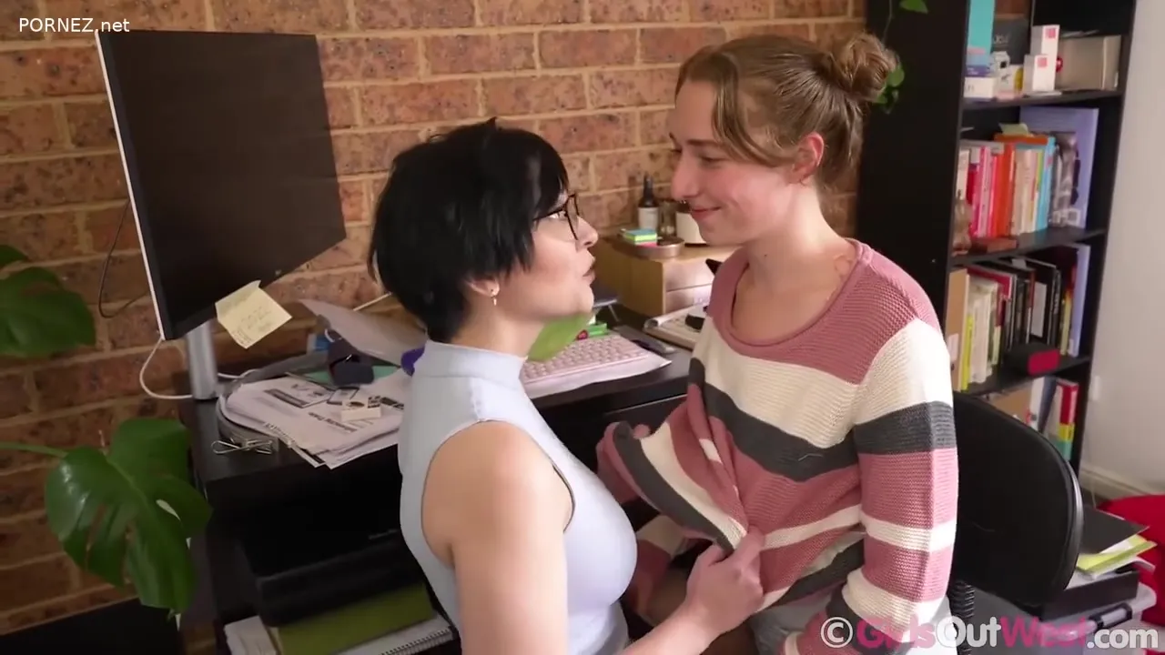 Booty Vixens Amateur Lesbian Sex