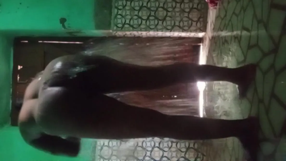 Up Wali Bhabhi Chudai Ke Baad Naha Rhi Hai