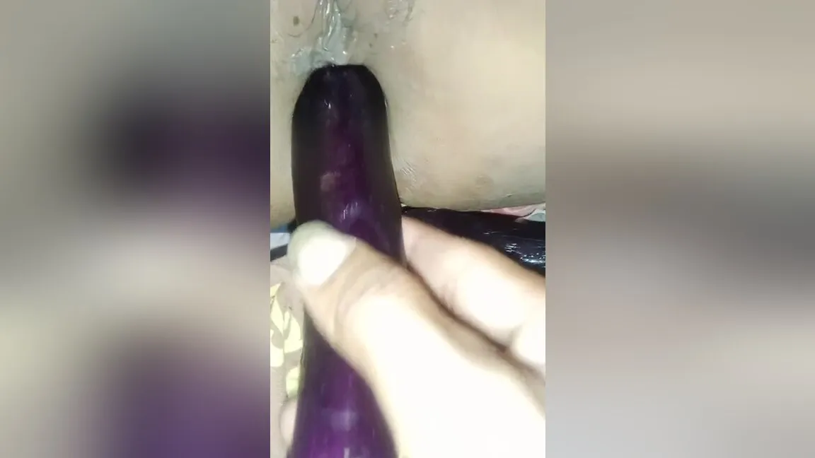 Black Orgasm In Penetrated By Eggplant