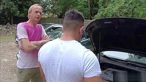 Ehemann Erwischt Frau Mit Jungen Typen Und Fickt Mit