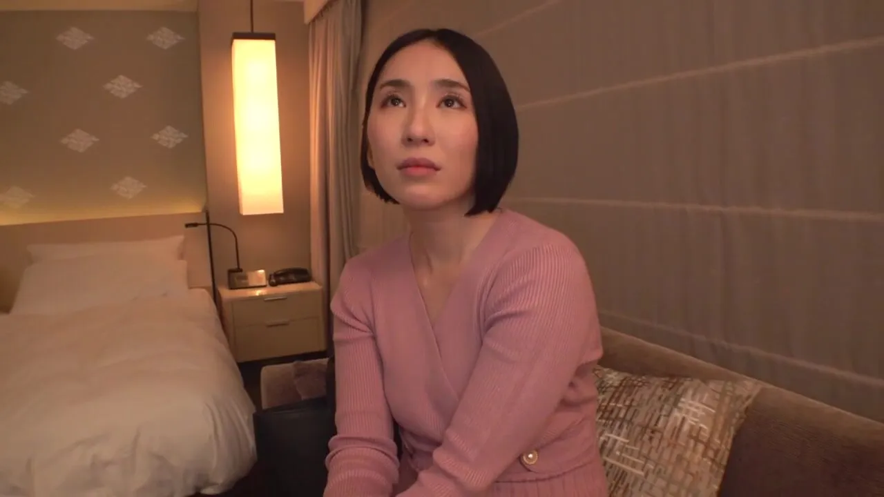 428suke-047　構わずバックからズンズン突き上げ、中出し