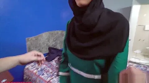 Spex muslim beauty rides cock for money