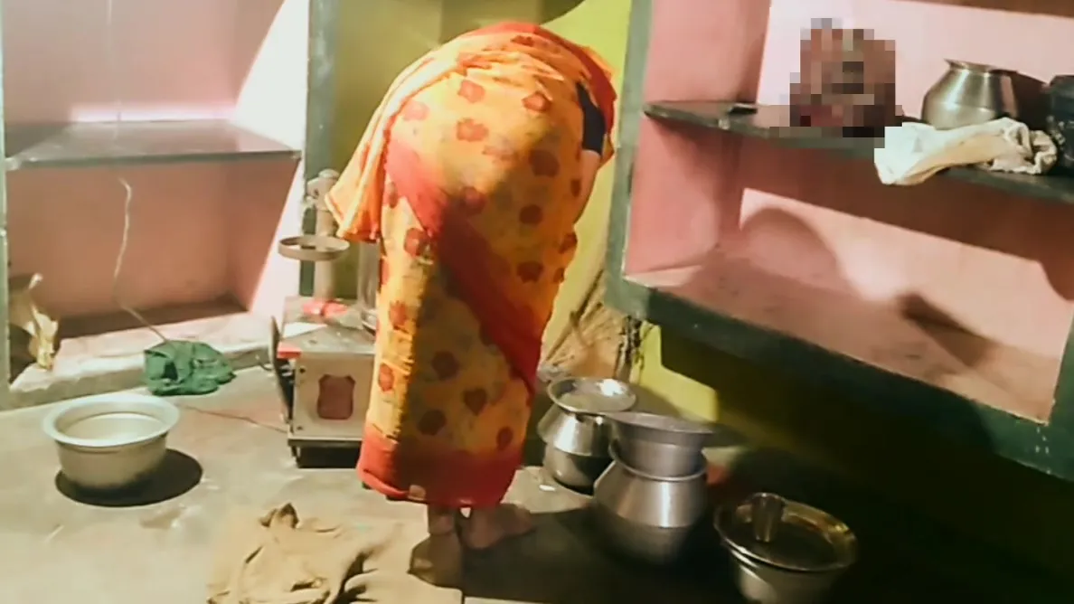 Desi - A Husband Who Has Sex While His Wife Is Doing Housework
