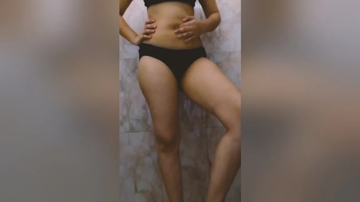 Stepsister Got Seduced And Started Masturbating