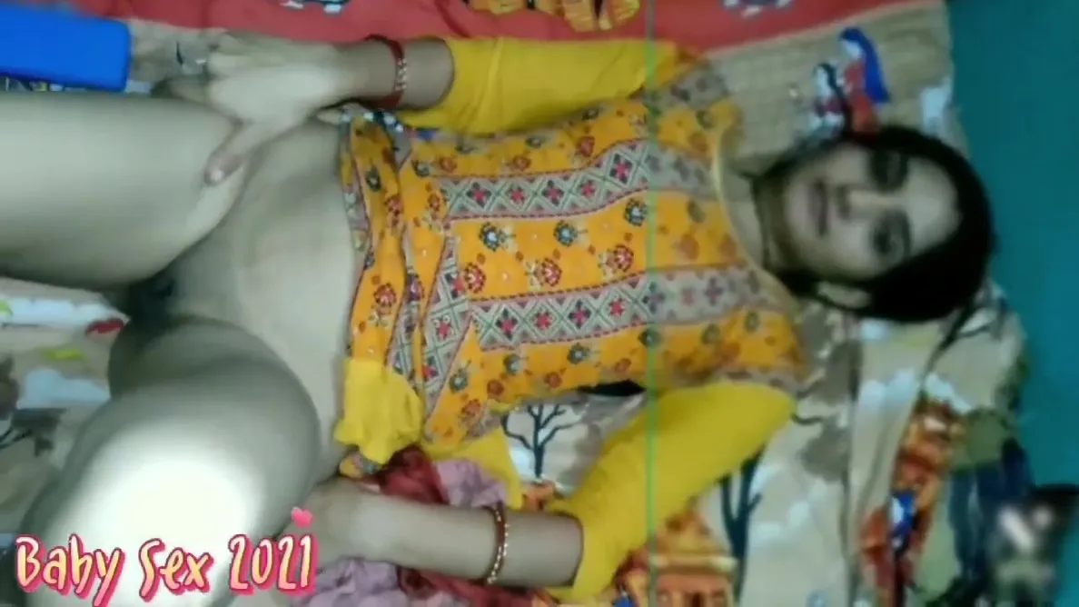 Stepmama Ne Apni Bhanji Ko Kamare Me Bulaya Aur Uske Sath Sex Relation Banaye,rashma Bhabhi Sex Video