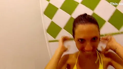 Amateur Couple Fucking in the Acqua Park - MySweetApple