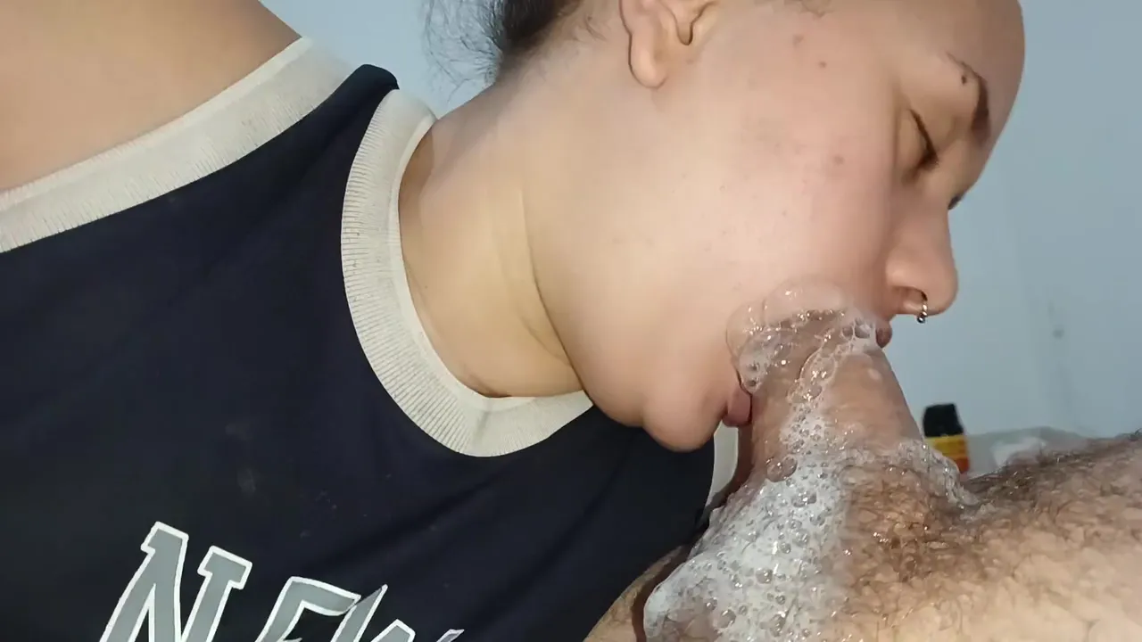 Bubbling All Her Spit On The Hard And Excited Cock, Slut Fucks With Blowjob In The World